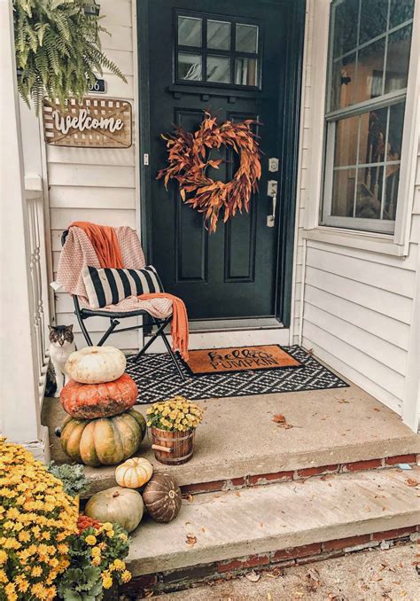 Fall Porch Decor Ideas 8 Essentials For A Cozy E Coffee Pancakes Dreams