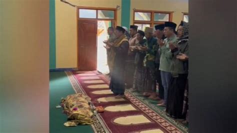 Korban Gempa Bandung Balita 2 5 Tahun Di Kertasari Meninggai Usai