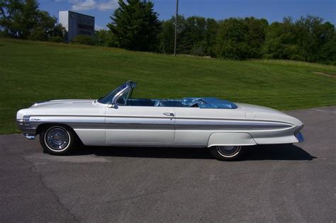 1961 Oldsmobile Starfire | GAA Classic Cars