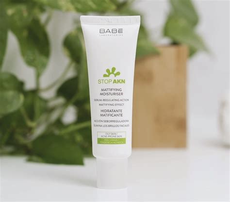 Kem dưỡng Babe Stop AKN Mattifying Moisturiser hỗ trợ giảm mụn