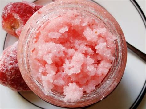 5 Diy Fruit Scrubs For Your Berry Special Friends Skin Overload