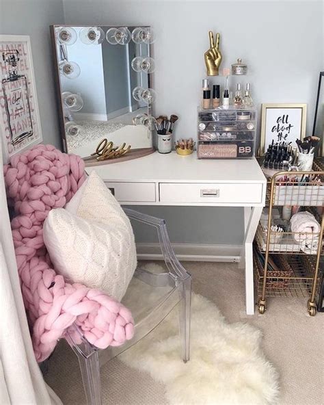 20 Best Makeup Vanities And Cases For Stylish Bedroom Stylish Bedroom Home Decor Bedroom Design