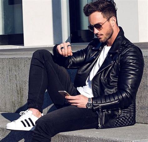 Картинки по запросу мужчина в черных джинсах | Mens outfits, Mens ...