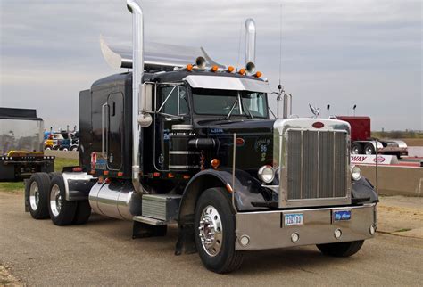 Semitrckn — 1986 Peterbilt custom 359