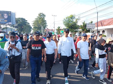 Ribuan Peserta Meriahkan Jalan Sehat Hut Pmi Ke Di Kota Bukittinggi