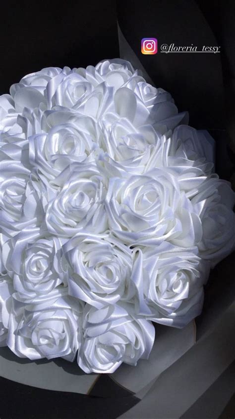 Ramo De Rosas Blancas In 2024 Ribbon Rose Bouquets Ribbon Bouquet