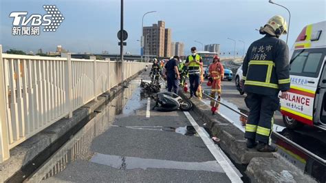 前有車禍沒注意又撞上！華中橋機車連環撞成火球燒毀3車│追撞│連環事故│起火│tvbs新聞網