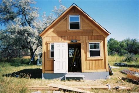 Author Builds Tiny Solar-Powered Off Grid Cabin for Under $2,000 ...