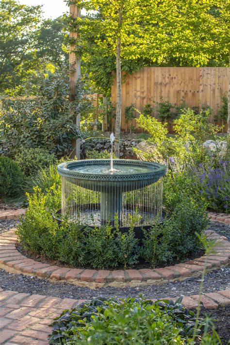 Bird bath ideas: 13 stylish ways to bring birds into your garden ...