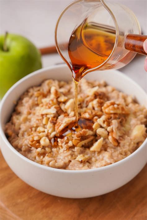 Apple Cinnamon Oatmeal Recipe • Kath Eats