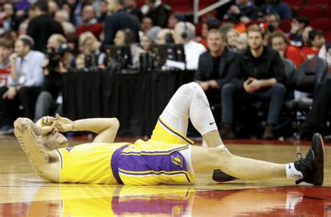 Lakers Injury Update: Lonzo Ball Suffering From Bone Bruise In Sprained ...