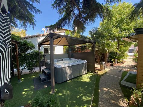 Villa Ragazzi 100 Gay Jacuzzi Sauna And Pool Gay Guide Uchaud BnB Guesthouse Gay