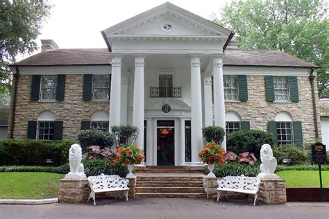 Visiting Graceland Review: Thoughts, Tours, Prices, and More ...