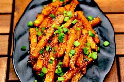 Crispy Honey Chilli Potato Recipe | Sweet-Spicy Yet Super Yummy