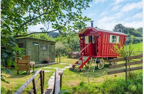 7 Ways To Enjoy Luxury Glamping In The Uk