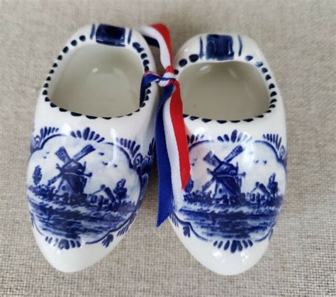 Delfts Blue Hand Painted Holland Miniature Dutch Clogs Original Box