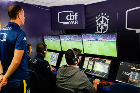 Premier League Segue Arbitragem Brasileira E Vai Divulgar Udios Do Var