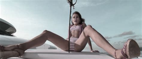 Алексис Дзена nude pics Страница 1