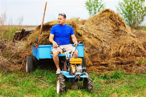 Трактор для вспашки земли на даче - Ats-Sib.ru