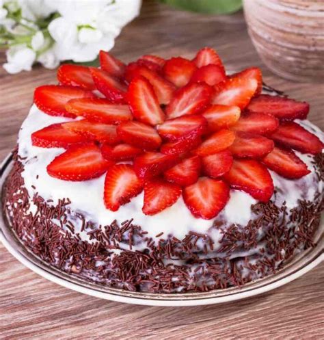 Torta De Chocolate Com Morango Receita Simples E Deliciosa