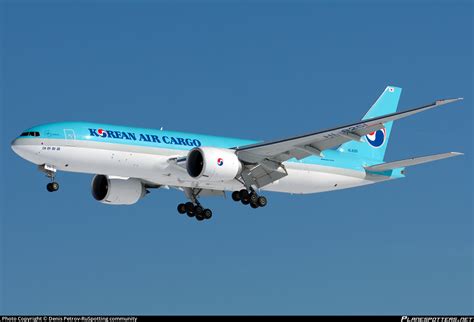 HL8251 Korean Air Lines Boeing 777 FB5 Photo By Denis Petrov RuSpotting