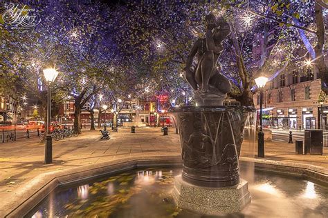 Sloane Square | London photos, London christmas, London photography