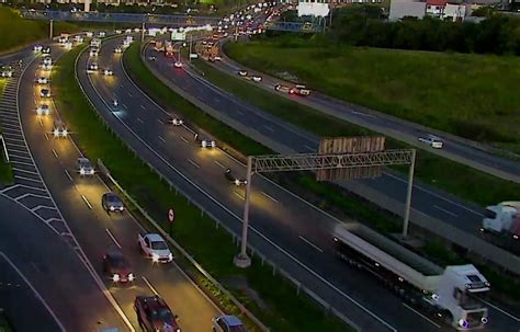 Caminhão pega fogo na rodovia Dom Pedro I Mobilidade Sampa