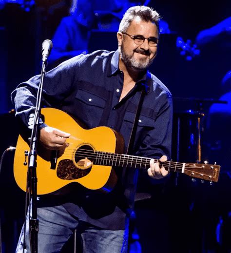 Vince gill | CELEBRITIES BODY SIZE