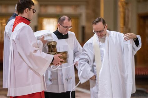 Wielki Czwartek Liturgia Wieczerzy Pa Skiej Sanktuarium W Licheniu