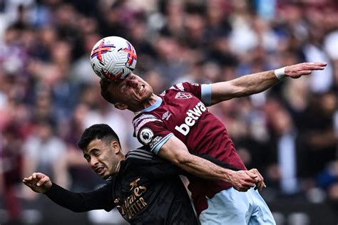 How West Ham Right Back Vladimir Coufal Got Back To His Best The Athletic