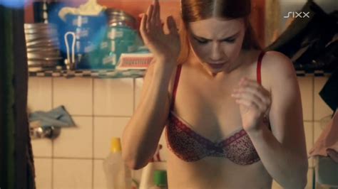 Sara Soulié nude pics pagina