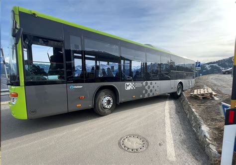 Linienbus In Misslicher Lage Unsertirol