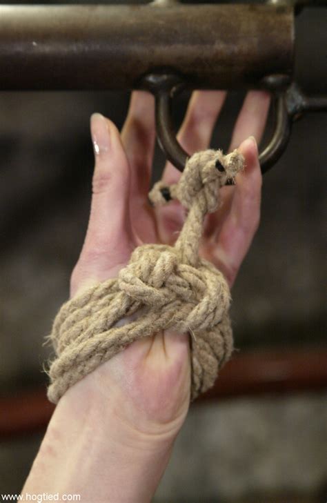 Tied Up Redhead MILF Kendra James Bekommen Ihre Biber Grob Gespielt