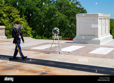 Tomb unknown soldier Fotos und Bildmaterial in hoher Auflösung Alamy