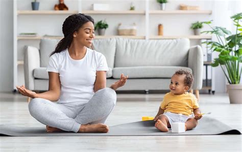 Baby Yoga: Mommy-and-Me Yoga For Babies And Their Mothers