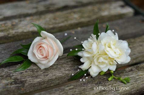 Zoe S Classic Nude And White Wedding Flowers Bartley Lodge New Forest