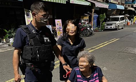 警這舉動好暖心 協助八旬婦步行返家團圓 一零一傳媒