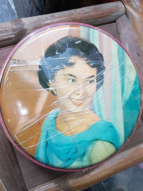 Singapore Khong Guan Biscuit Tin Lin Dai Advertisement Round Tin