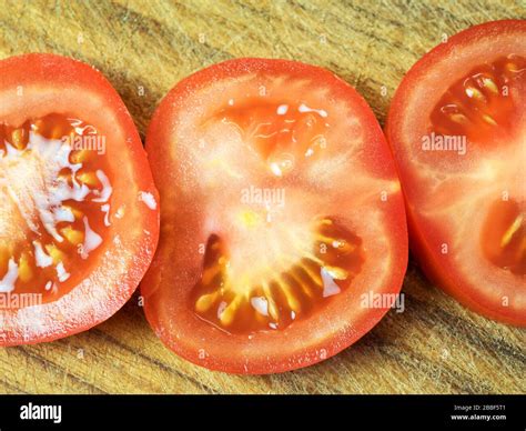 Rodajas de tomate rebanadas de fruta fotografías e imágenes de alta