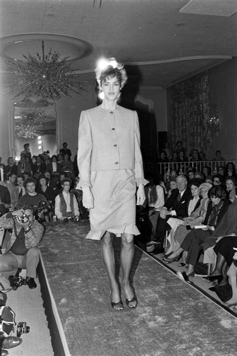 Janice Dickinson Photos Runway Moments Through The Years