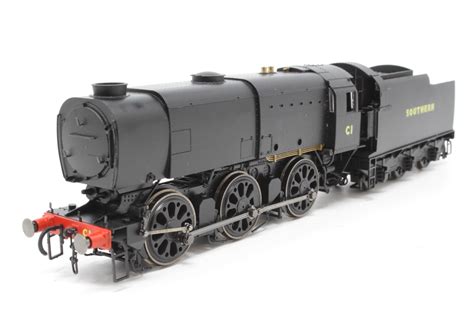 Hornby R3595 Class Q1 0 6 0 C1 In SR Black With Sunshine Yellow Lettering