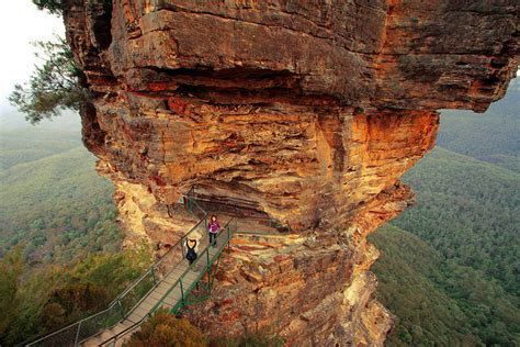 “The Three Sisters” - rock formation, Blue... - It's a beautiful world