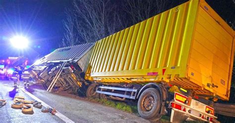 Nach Lkw Unfall Auf S Stundenlange Sperre