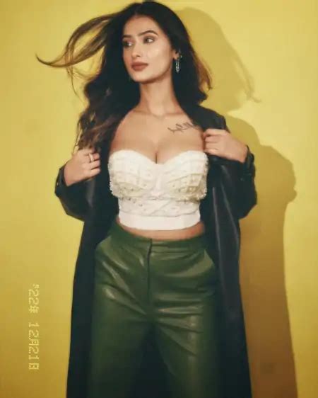 Shambhavi Singh Top Hot Pics And Photo