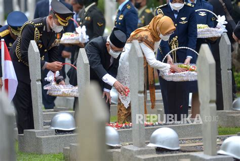 Wapres Maruf Amin Pimpin Upacara Peringatan Hari Pahlawan Di Tmp