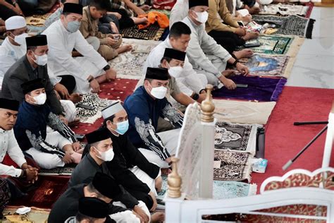 Laksanakan Shalat Idul Adha Di Masjid Agung Syekh Yusuf Bupati Gowa