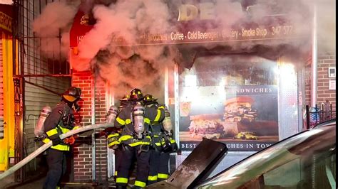 EARLY ARRIVAL FDNY Bronx 10 75 Box 3535 Fire In A Deli Aggressive