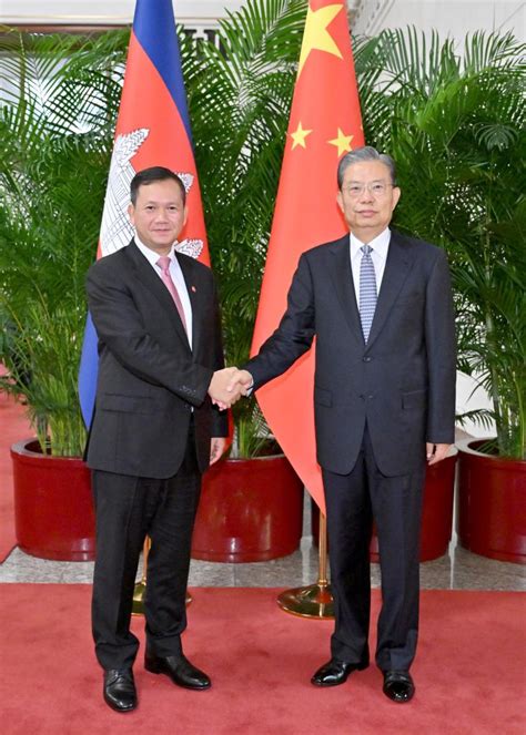 China S Top Legislator Meets Cambodian Pm Xinhua