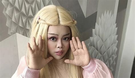 6 Gaya Totalitas Kekeyi Cosplay Jadi Barbie Kenakan Baju Pink Hingga Wig Blonde Dapat Pujian