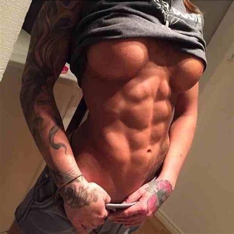Ripped Babe Porn Pic